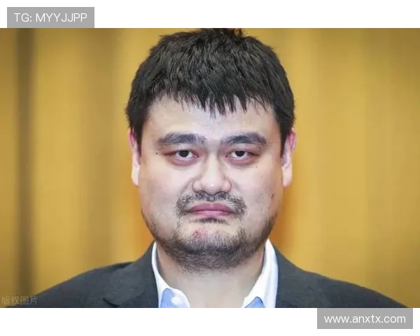 严子健与姚明的篮球之路：从竞技场到商业合作的成功故事