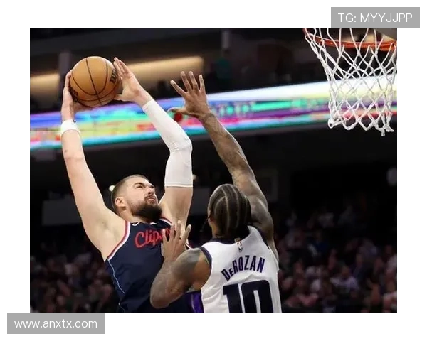 森林狼官方推特分享戈贝尔团队训练精彩瞬间引发球迷热议